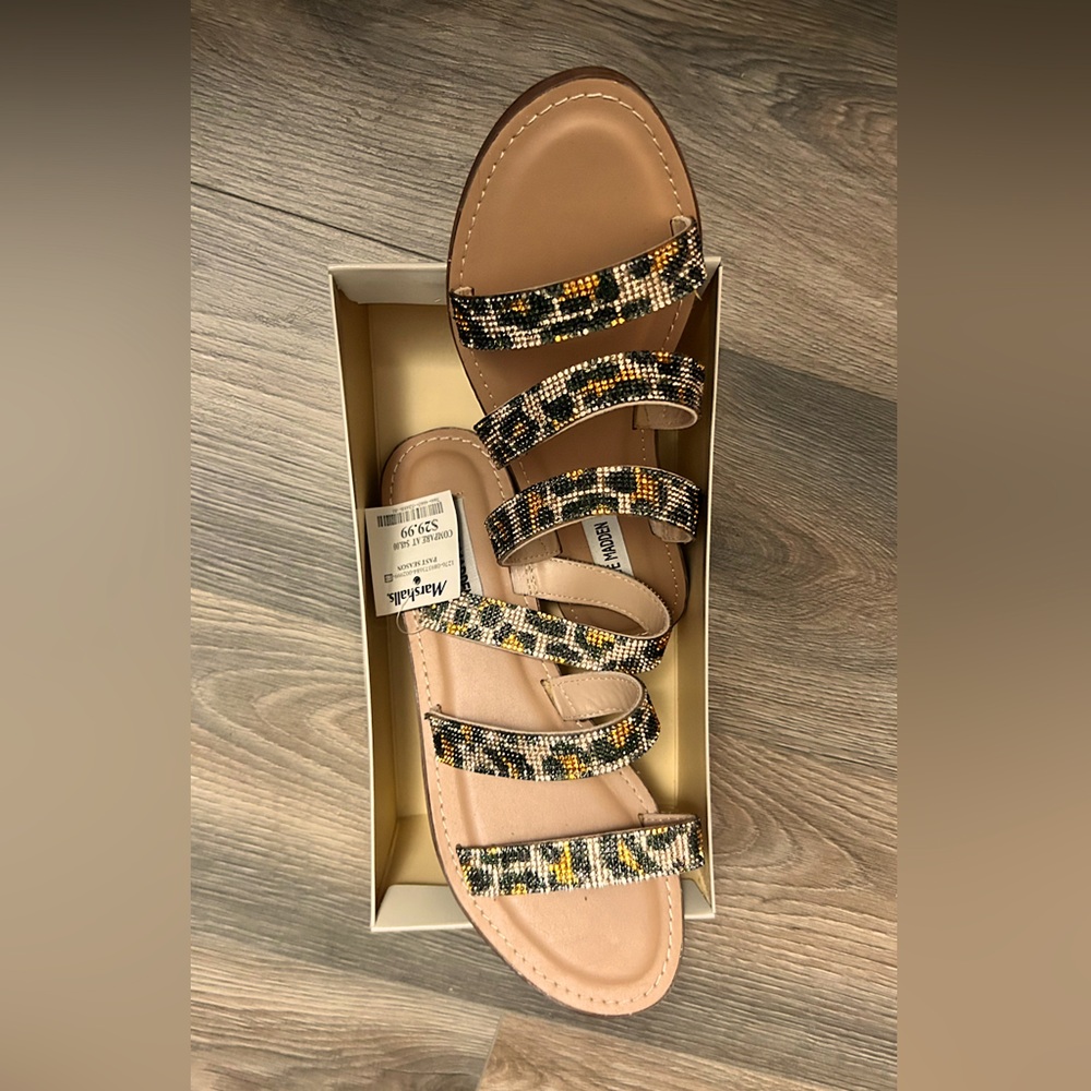 Steve Madden Black and Yellow Sandals with Chic Design